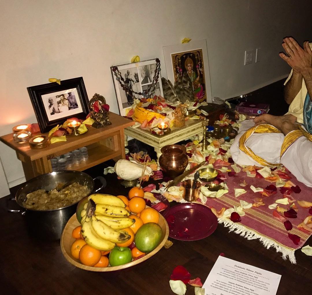 Miley Cyrus prefers Lakshmi Puja over Super Bowl